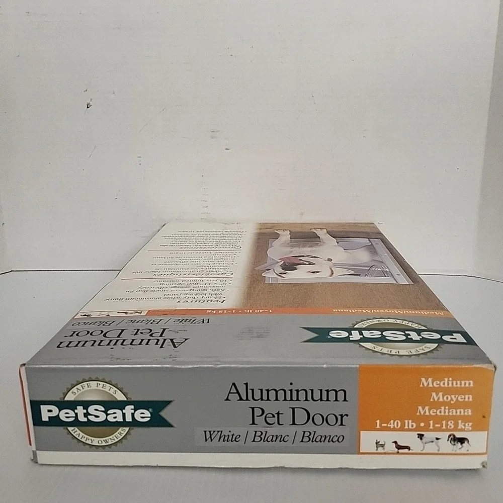PetSafe Freedom Aluminum Pet Door‎ Medium 1-40lbs White NEW
